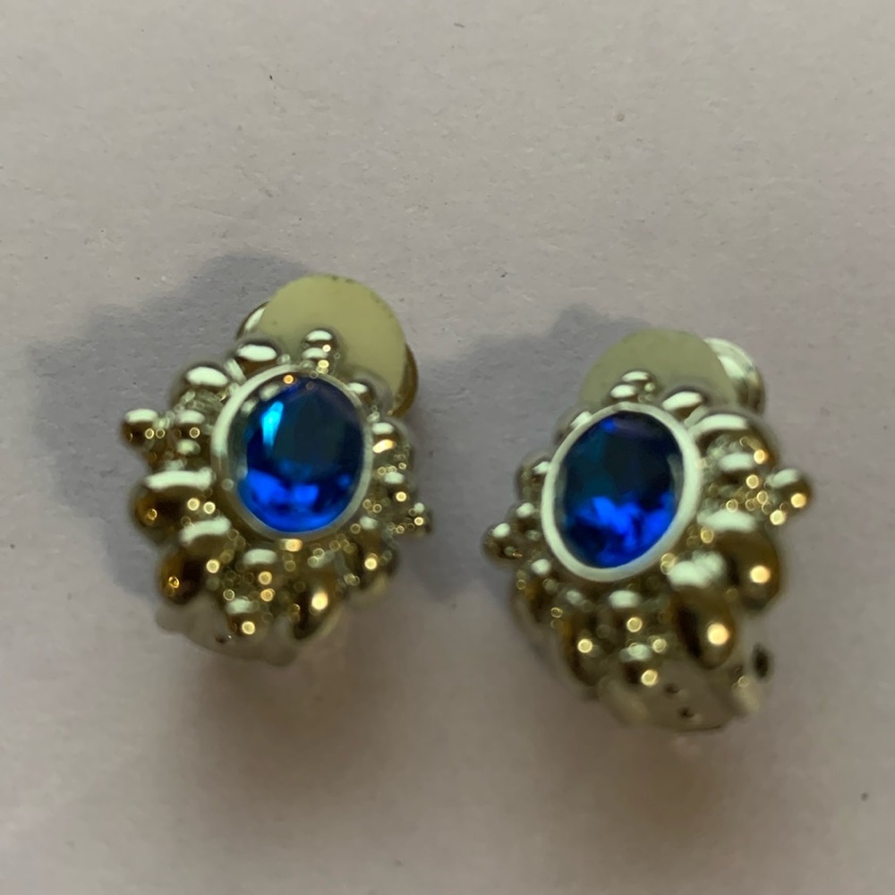 Pretty royal blue and silver tone earrings, clip on style